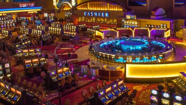 Jackpot World کیسینو میں پوکر گیمز